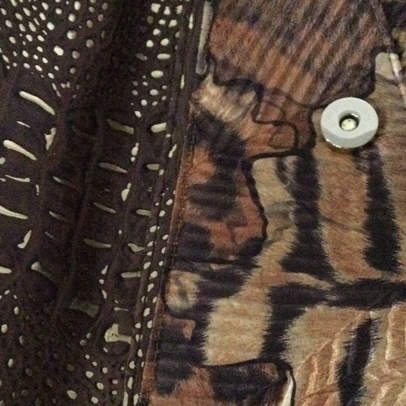 Guess - Picture 4 of 9